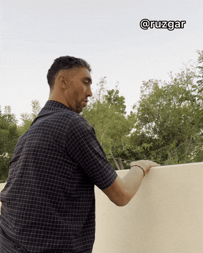 Tall Man Slap GIF by Ruzgar Sertkaya