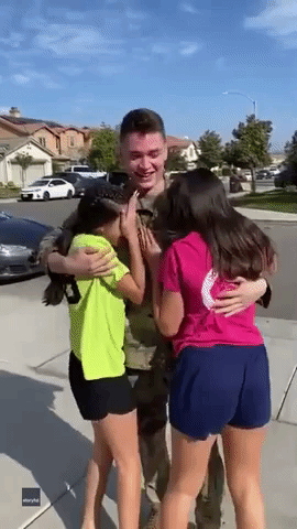 Soldier Surprises Family With Thanksgiving Reunion