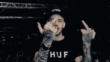 Trampa laugh show rave finger GIF