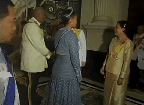 royal1999  GIF