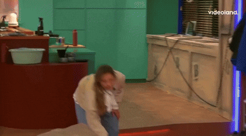 giphy.gif