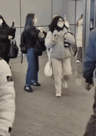 f44246d7941e4550bc67442899d2d208 giphygifmaker GIF