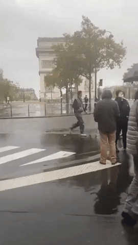 Police Evacuate Arc de Triomphe Amid Bomb Threat, While Suspicious Package Found Near Eiffel Tower