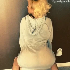 White Woman Twerking GIFs - Find & Share