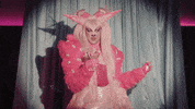 Drag GIF by LOCAMENTE