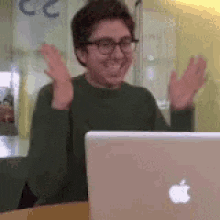Visumrun happy clap computer mac GIF