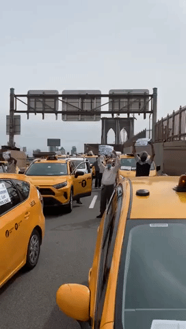 New York Taxi Protest Shuts Down Traffic on Brooklyn Bridge