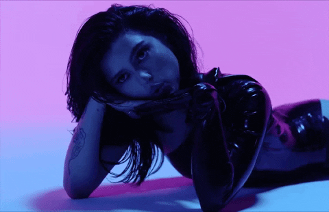 Ooo Travisbarker GIF by renforshort