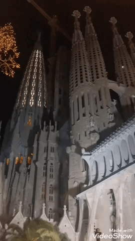 Giant Star Lit to Mark Inauguration of Sagrada Familia Tower