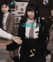 Helmets kpop idol behind the scenes newjeans GIF