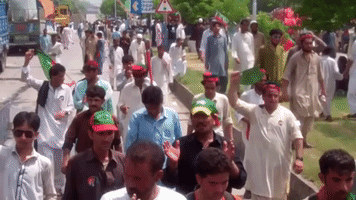 Protesters Demand Resignation of Prime Minister Sharif