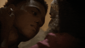 renee zellweger kiss GIF by NETFLIX
