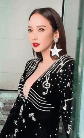 onlineidol giphygifmaker giphygifmakermobile beauty aum-patchrapa GIF