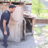 Friends Running GIF by TRT