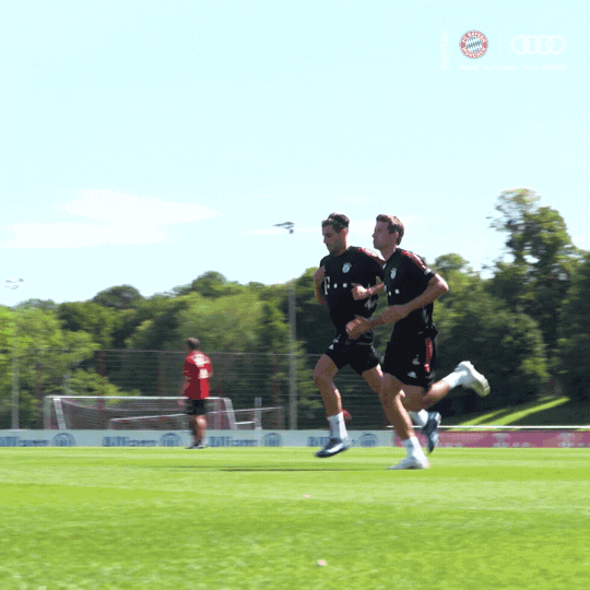 Thomas Muller Run GIF by FC Bayern Munich