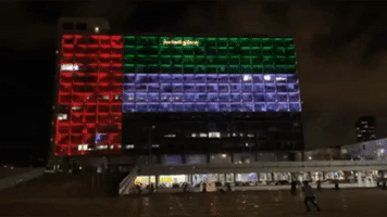 Tel Aviv City Hall Lit Up with Flags of UAE and Israel to Celebrate 'Historic' Deal