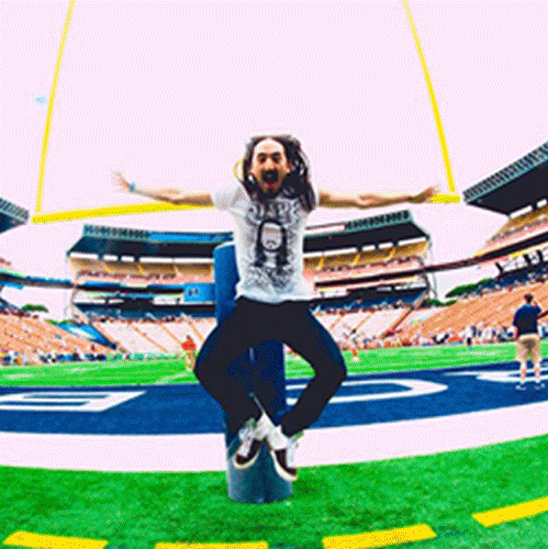 Steve Aoki Art By G1ft3d Find And Share On Giphy