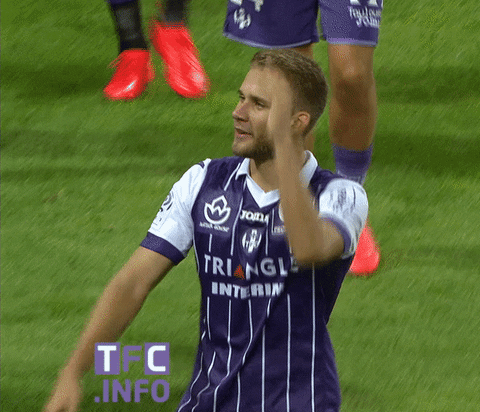 ligue 1 dancing GIF by Toulouse Football Club