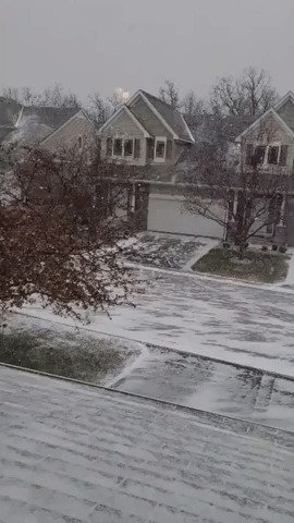Snow Showers Move Through Southeast Minnesota