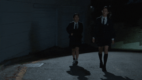 Walking Hyeri GIF