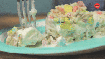 Lucky Charms Ice Cream Cake