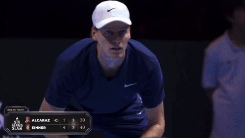 Jannik Sinner unleashes a stunning backhand winner against Carlos Alcaraz.