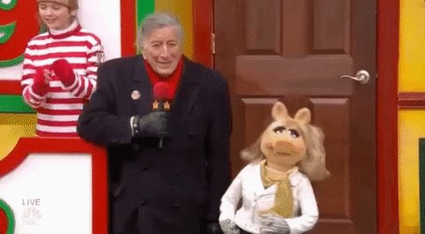 Miss Piggy GIF by The 97th Macy’s Thanksgiving Day Parade