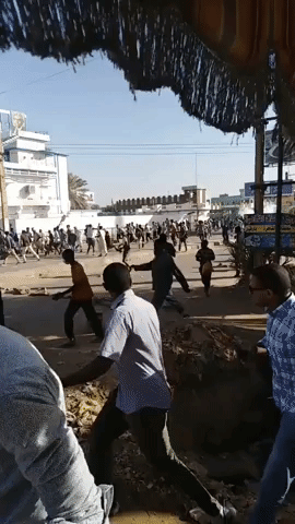 Sudanese Forces Crack Down on Anti-Government Protest in Omdurman