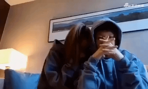 libbeewong giphyupload 中国 偷吃 pg one GIF