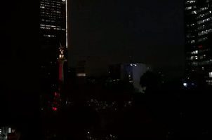 Mexico City's Angel de la Independencia Sways in Major Earthquake Reverb