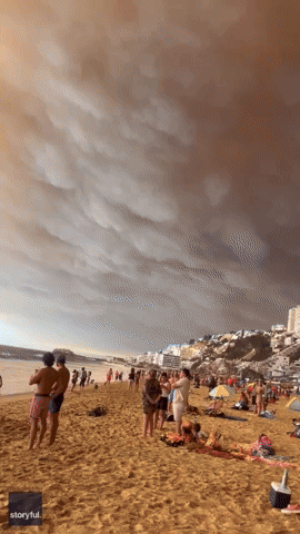 Smoke From Deadly Wildfires Looms Over Chilean Beach
