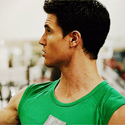 robbie amell GIF