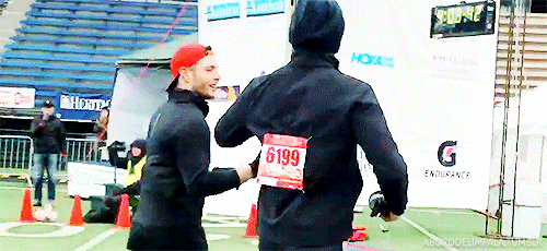 aborddelimpala giphyupload jensen ackles marathon jared padalecki GIF