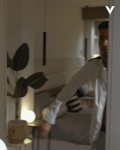 Getting Ready Prince Charming GIF by Videoland