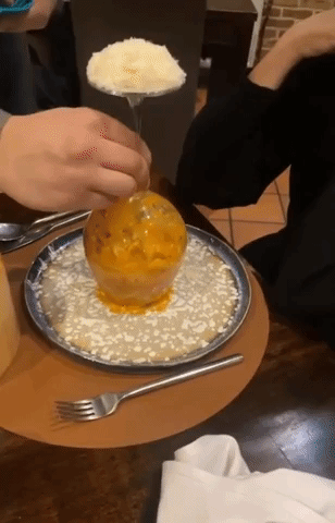 Restaurant's Unique Pasta Plating Technique