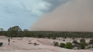 Massive Dust Storm Bears Down on Lightning Ridge in North-West New South Wales