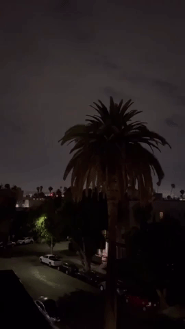 Hours of Lightning Flashes Amaze Los Angeles Residents