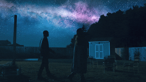 Tom Hiddleston Walking GIF by NEON