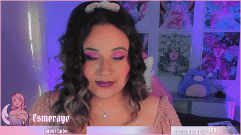 Esmeraye GIF