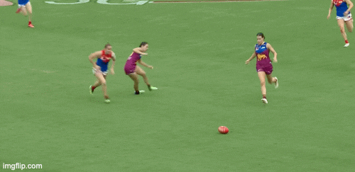 deesgifs22 giphyupload aflw melbourne football club olivia purcell GIF