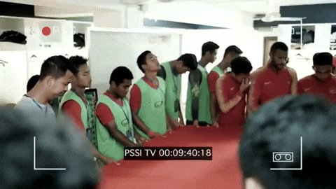 pssi giphygifmaker garuda timnas pssi GIF