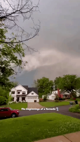 Rotating Clouds Loom Over Eastern Missouri Amid Tornado Warnings