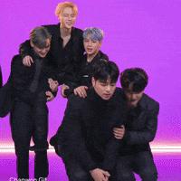 Ikon Bobby GIF