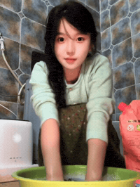 Bigfacesisi3 GIF