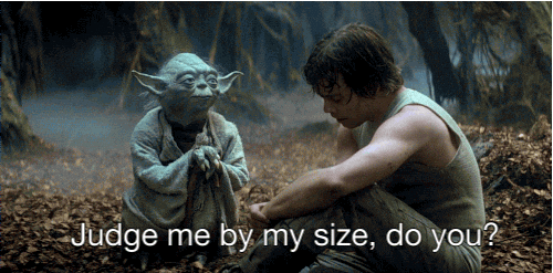 DESCRIÇÃO DA IMAGEM: Yoda fala com Luke Skywalker em Dagobah.