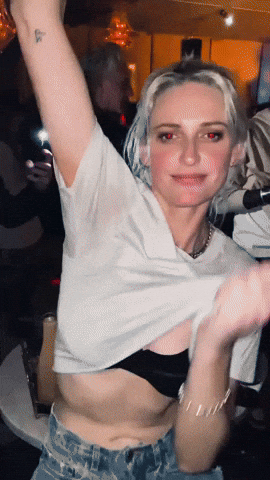 https://media3.giphy.com/media/v1.Y2lkPTc5MGI3NjExZTgyZ2oxNnB2cXZxNzAxenFkMGx1Yjhxenk5NHppOXlibnloZTllaCZlcD12MV9pbnRlcm5hbF9naWZfYnlfaWQmY3Q9Zw/SCaZxTAF8lIDM4jxrO/giphy.gif
