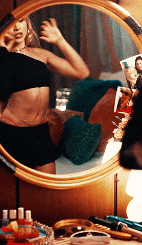 34203583f39146589b9207f9ac8ceb98 giphygifmaker giphygifmakermobile sabrina carpenter GIF