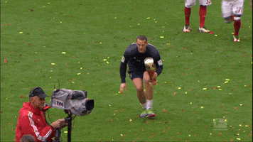 Manuel Neuer - Beer shower