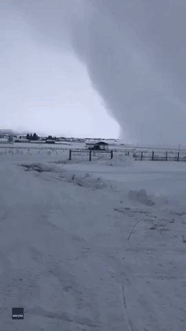 Fast-Moving Snowstorm Rolls Across Wyoming