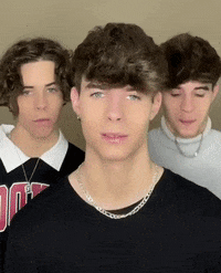 Evarowlandjd what wtf que trillisvid GIF